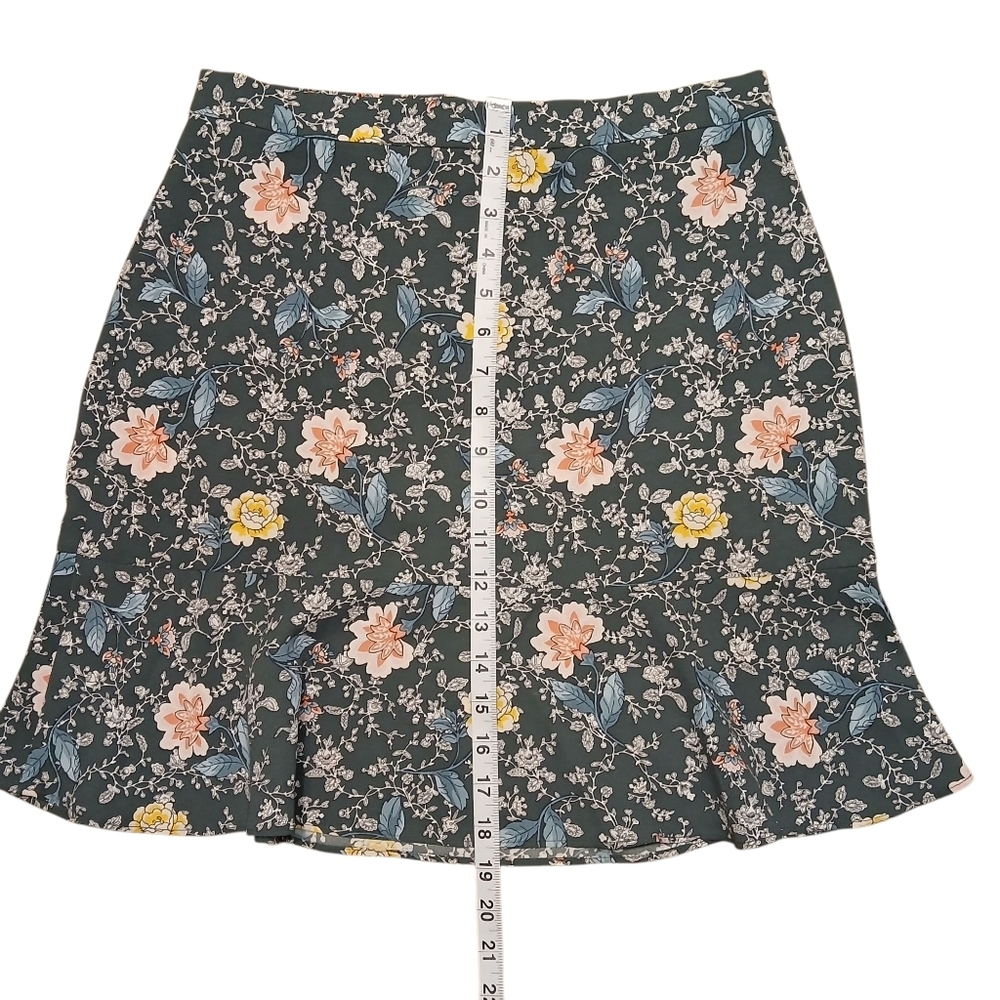 LOFT Floral Skirt - Picture 5 of 6